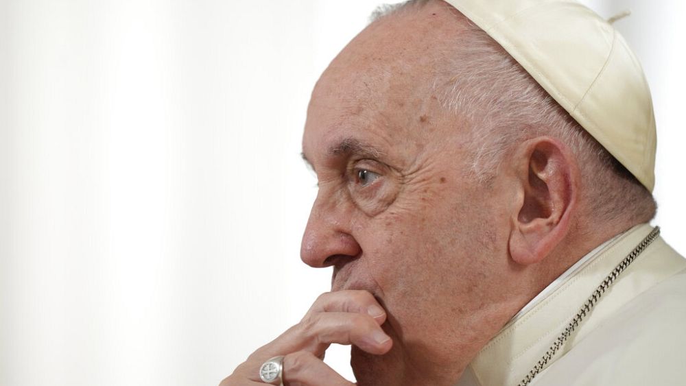 Eşcinsellik ‘suç değil’: Papa Francis’i uzatmaktan, ölümden ve silahlardan almak