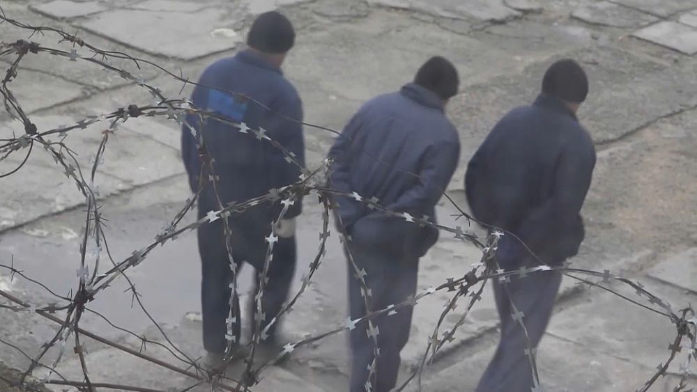 Telin arkasında: Batı Ukrayna’da görevli Rus savaş esirleri