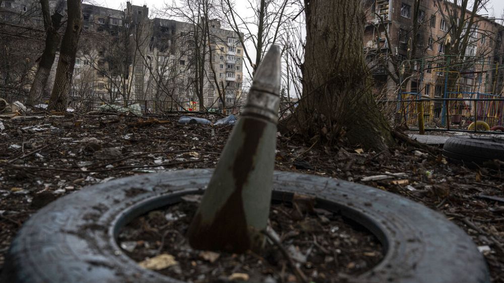 Akan su yok, elektrik yok, komuta kuvvetler yok: Donetsk bölgesi Vuhledar devam eden savaşla parçalandı