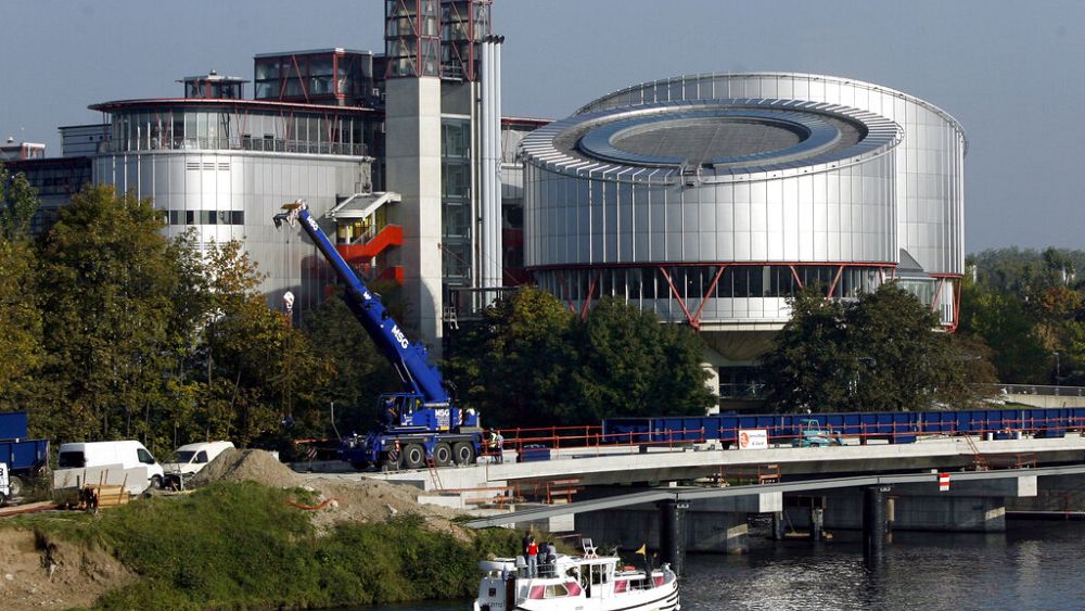 Avrupa’nın en yüksek haklar mahkemesi, Fransız LuxLeaks muhbiri doğrudan karar verdi