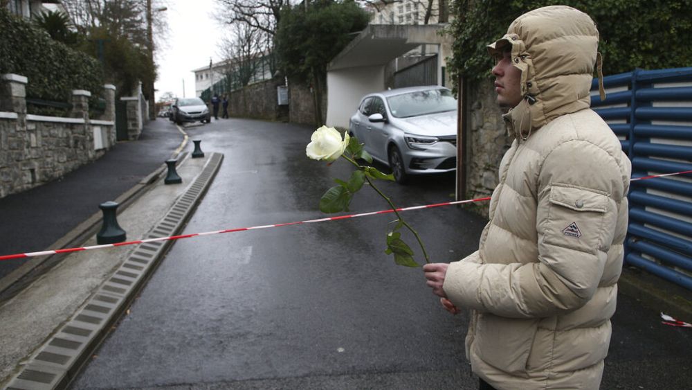 Fransa’da kalabalık bıçaklanma: Biarritz’de bir çocuğun saldırısına uğrayan öğretmen öldü