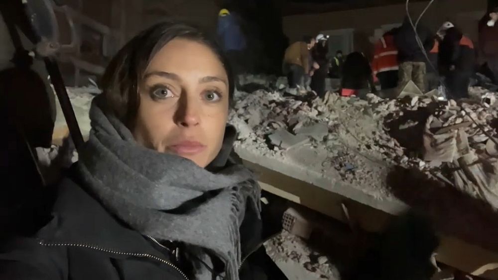 İzleyin: Euronews Uluslararası Muhabiri Anelise Borges, Türk deprem kurtarma ekibiyle birlikte