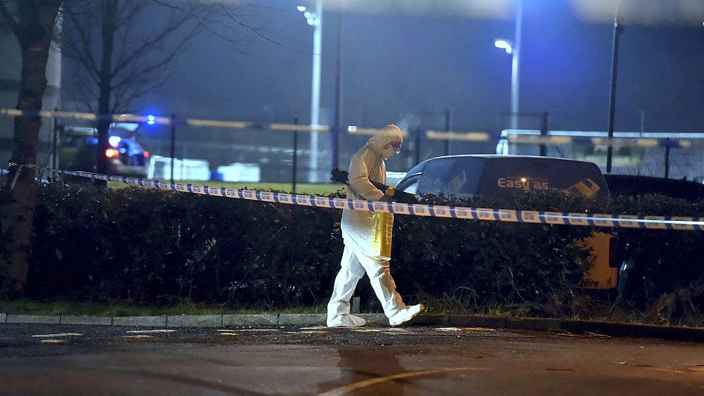 Kuzey İrlanda alma: Muhalif cumhuriyetçilerin polisi öldürmeye teşebbüs etmekten şüpheleniliyor