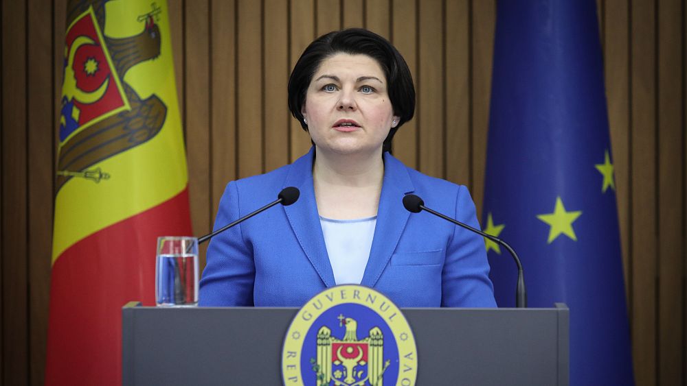 Moldova başbakanı istifa etti ve hükümeti devam eden krizlerin çevresini çöktü