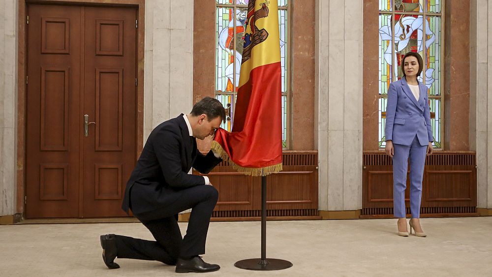 Moldova, Batı yanlısı yeni hükumet yemini etti
