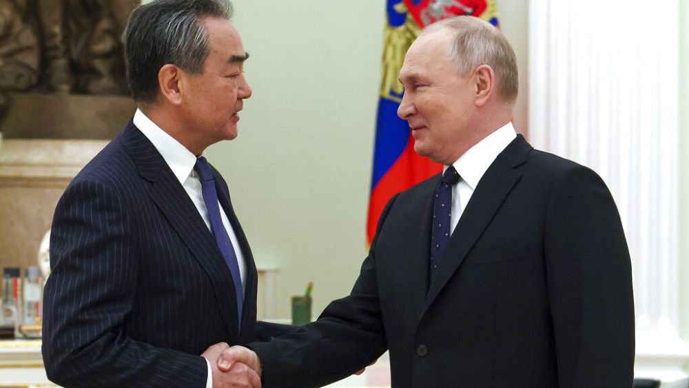 Putin, ilişkileri için üst düzey Çinli diplomatı Moskova’da alınacak kararlar