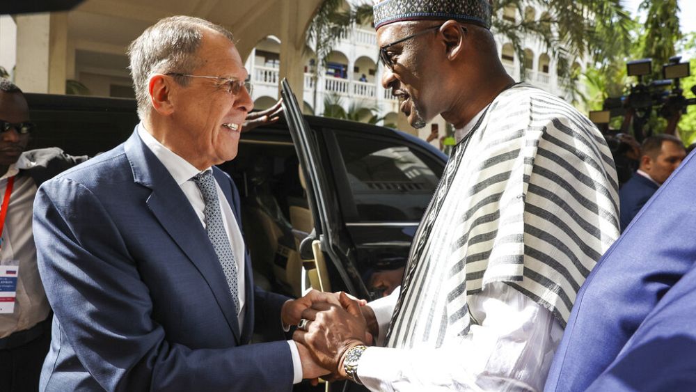 Rusya Dışişleri Bakanı Sergey Lavrov, derinleşen yolcu işareti olarak Mali’yi ziyaret etti