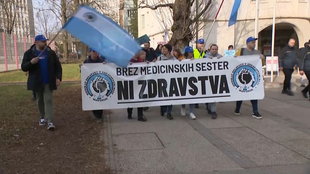 Slovenya’da binlerce emekli maaşları ve kötü çalışma koşulları nedeniyle greve gitti