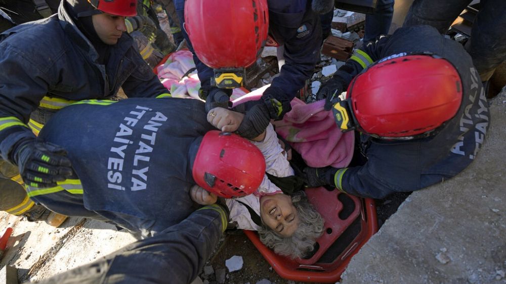 Türkiye’nin yıkıcı depreminin merkez oluşumunda cesaret ve çaresizlik