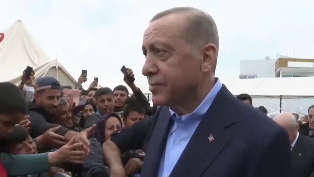 Cumhurbaşkanı Erdoğan harap durumdaki Hatay’ı ziyaret etti