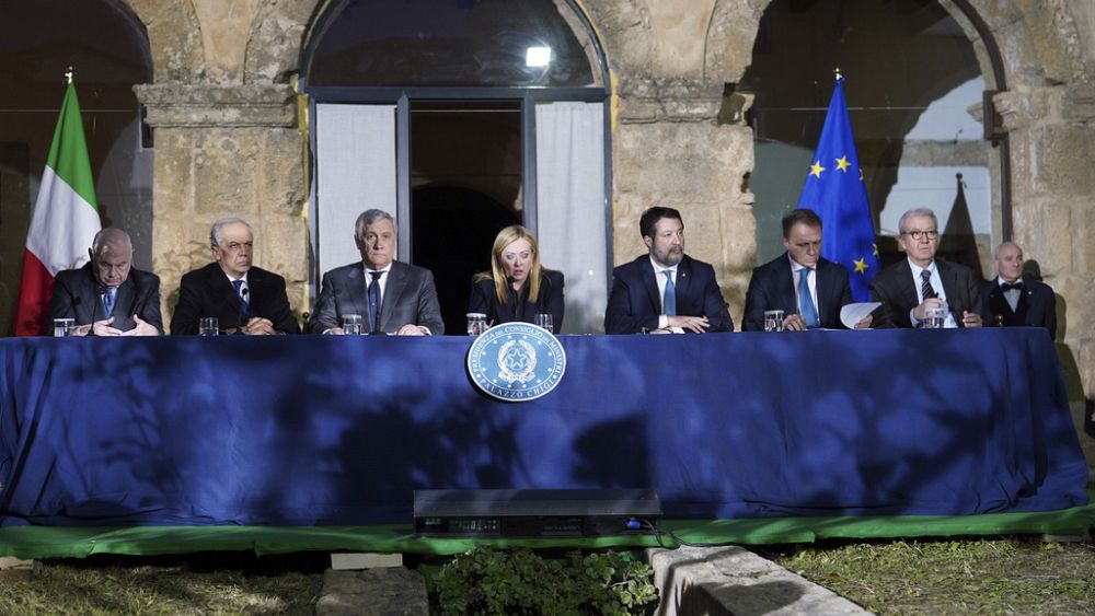 İtalya Başbakanı Meloni, insan kaçakçılarına yönelik yeni baskı planlarını açıkladı