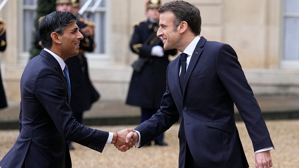Macron ve Sunak, Paris zirvesinde yeniden rayına oturmaya çalışıyor