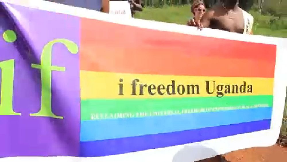 Uganda, LGBTQ+ olarak tanımlanan kişileri hapse atmak için bir yasa tasarısını kaçırma