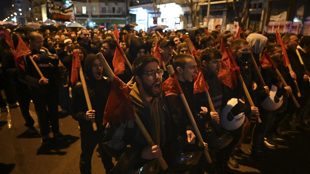 Yunan sendikaları tren kazası faciasının ardından koridorları protesto etti