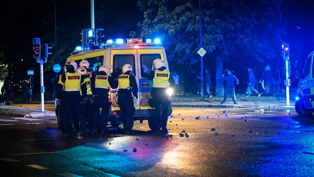 İsveç polisi, İslamcı zanlılara yönelik terörle mücadele baskınlarında 5 kişiyi tutukladı