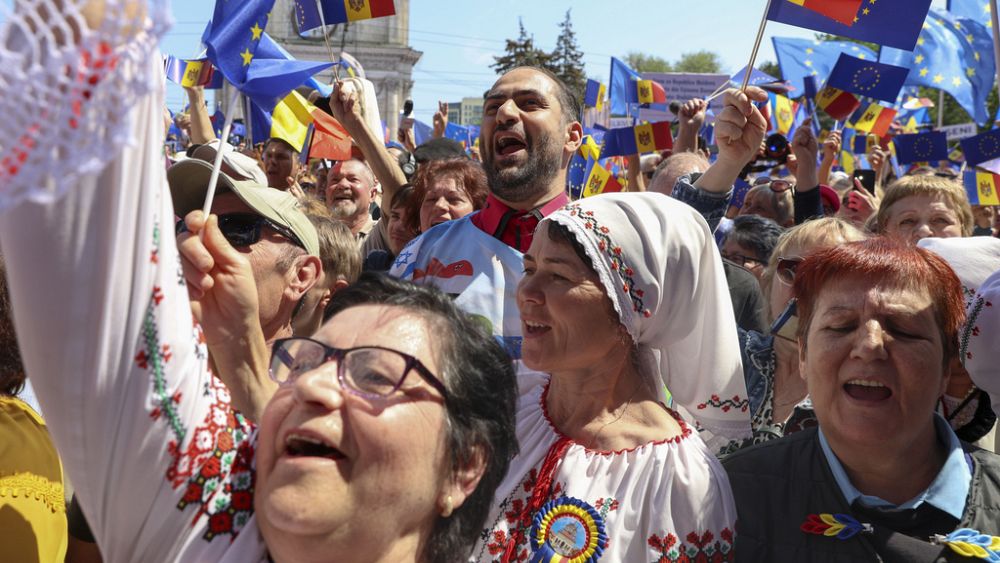 Moldova’da binlerce kişi AB toplama işlemiyle yürüdü