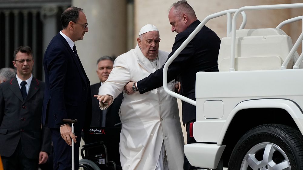 Papa Francis, solunum yolu ile birlikte olmak ve birkaç gün hastanede kalmak