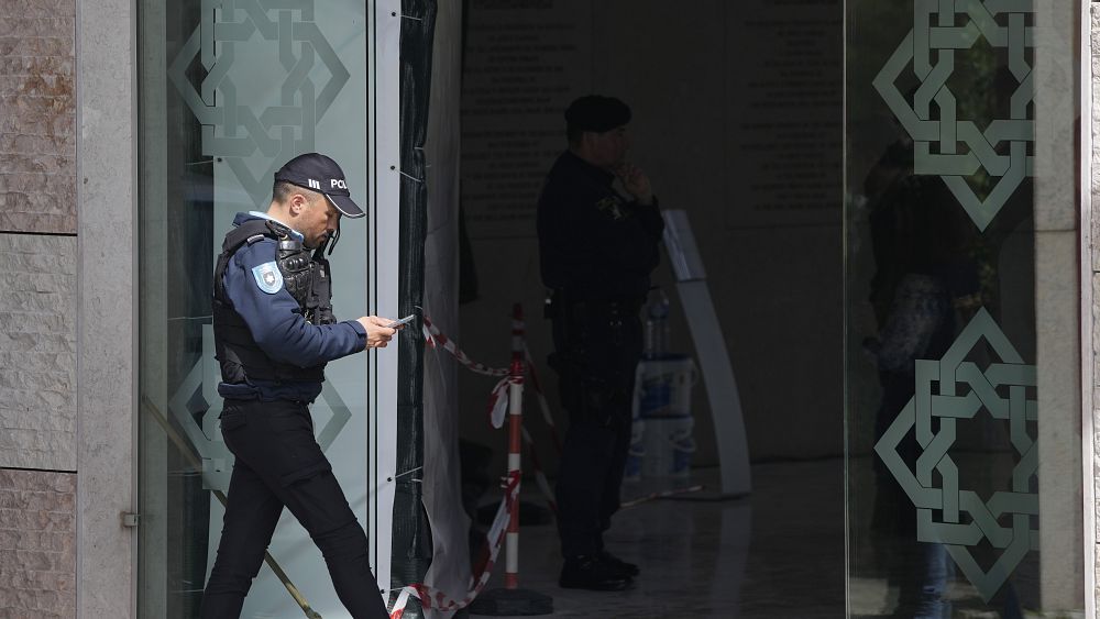 Polis, Portekiz’deki Müslüman merkezde yönetici bıçaklanma olayının muhtemelen ‘münferit’ bir eylem olduğunu söyledi.