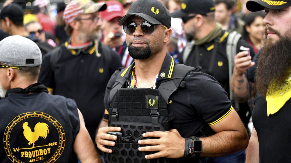 Proud Boys lideri ve diğer üç kişi, 6 Ocak saldırısı için kışkırtıcı komplo bulmaktan hüküm giydi