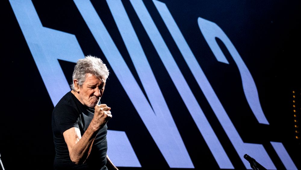 Roger Waters, Alman polisi tarafından konserlerdeki Nazi yorumu nedeniyle soruşturuldu