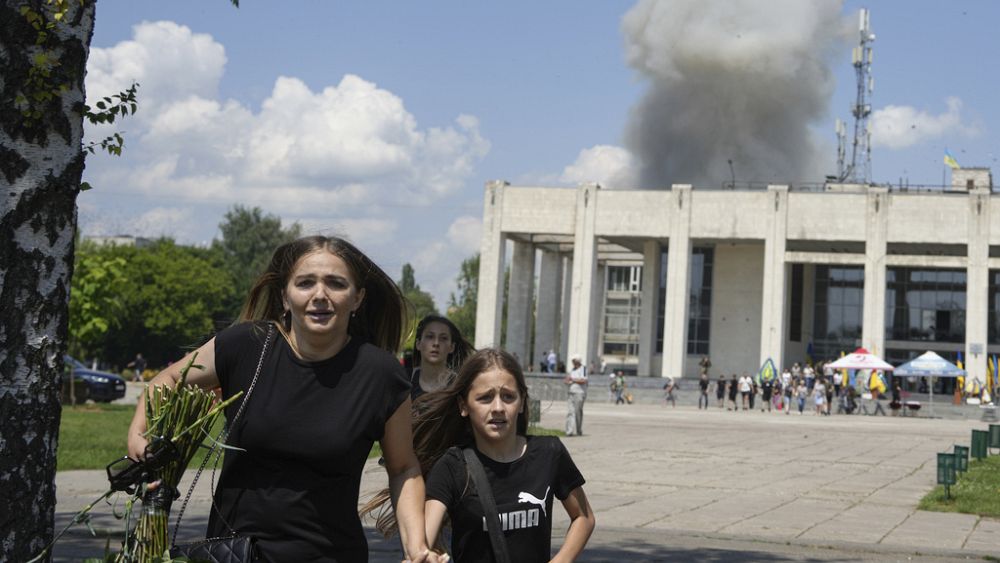 Ukrayna savaşı: Rusya nükleer santrale harekat göreviyle suçlandı, grevde çocuklar yaralandı