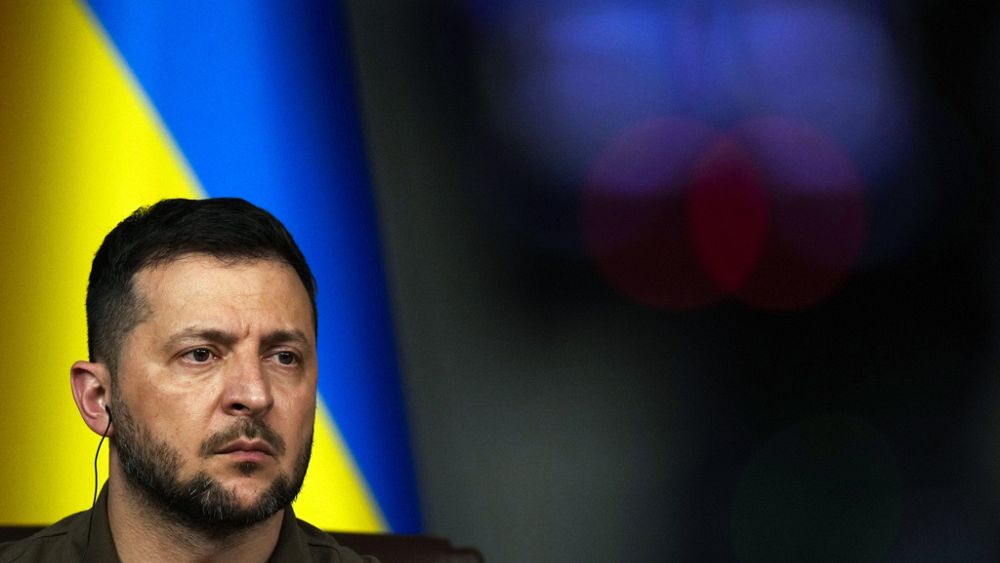 Zelenskyy, NATO’nun Ukrayna’ya üye olmak için bir takvimin çıkarılması “saçma” reddine sert çıktı