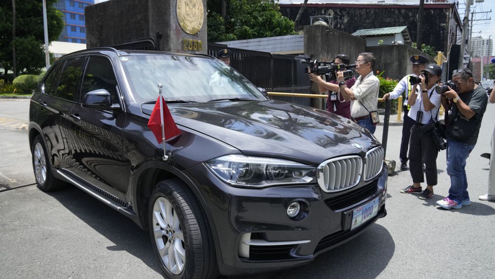 Güney Çin denizinde komuta tekneleri ve diplomaları