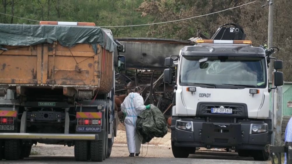 Polonya, yasa dışı atıkların yangın riskini artırdığı iddiasıyla Almanya ile tartıştı