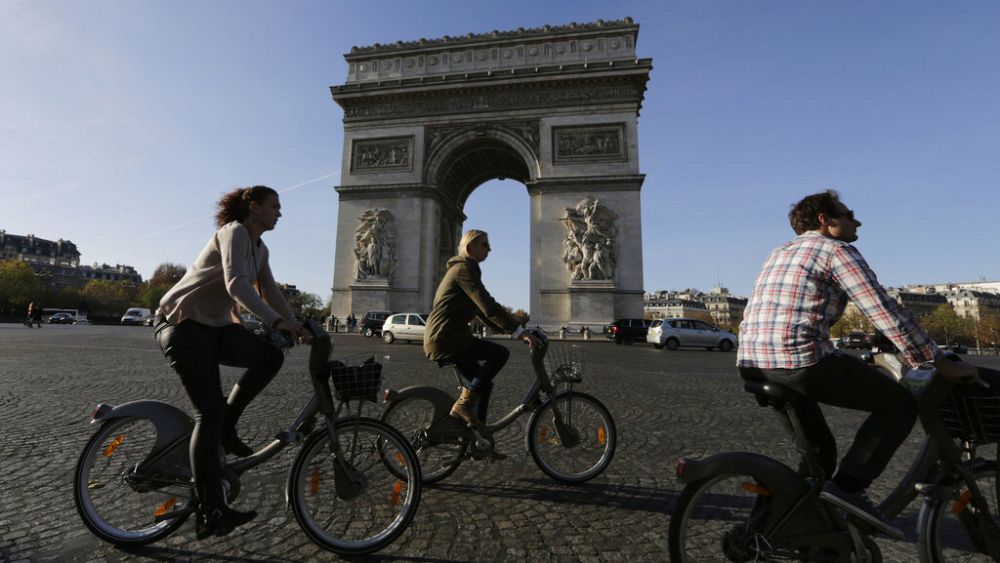 İki şehrin hikayesi: Paris ve Londra değişen hareketliliğe farklı bir yaklaşım benimsiyor