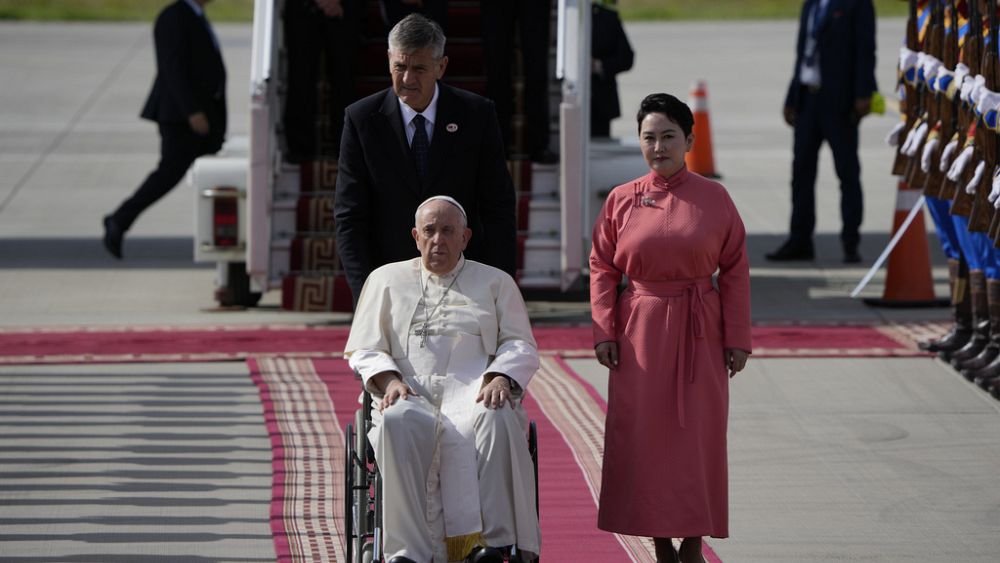 Papa Francis dünyanın en küçük ve en yeni Katolik topluluklarından birini Moğolistan’da ziyaret etti