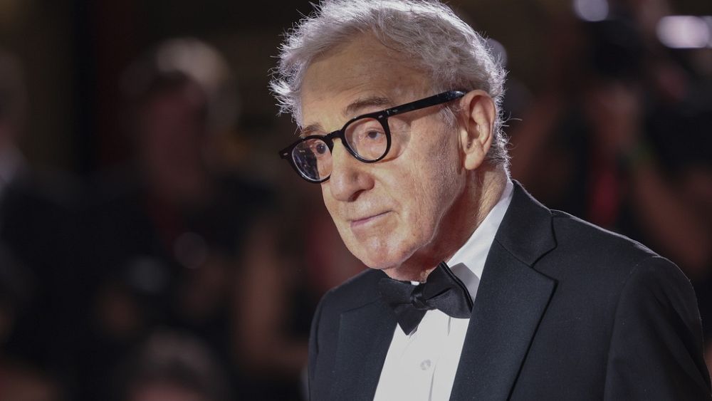 ‘Sadece bir öpücüktü’: Woody Allen, Dünya Kupası yorumuyla Venedik’te daha fazla tartışmaya yol açtı