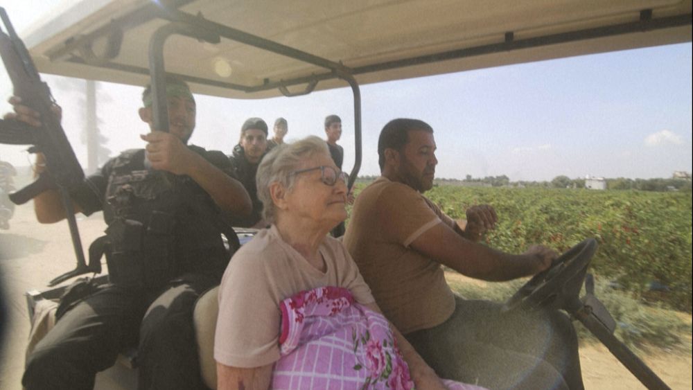 Flaş Haber.  Hamas, ateşkesin beşinci İsrailli ve iki yabancı rehineyi teslim etti