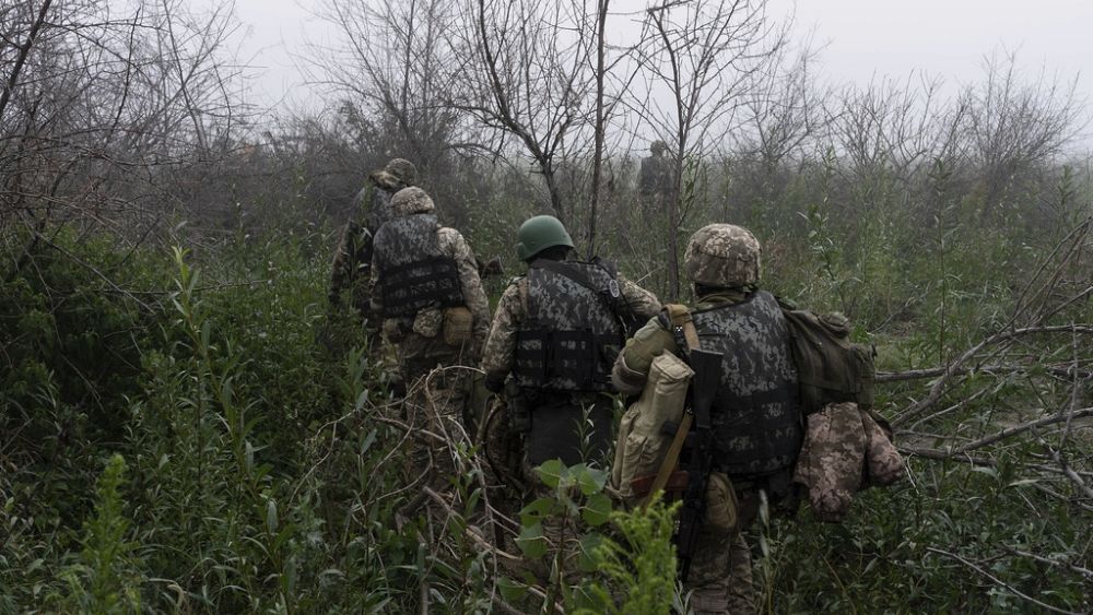 Ukrayna, şu anda Dnipro Nehri’nin doğu yakasında olduğunu açıkladı