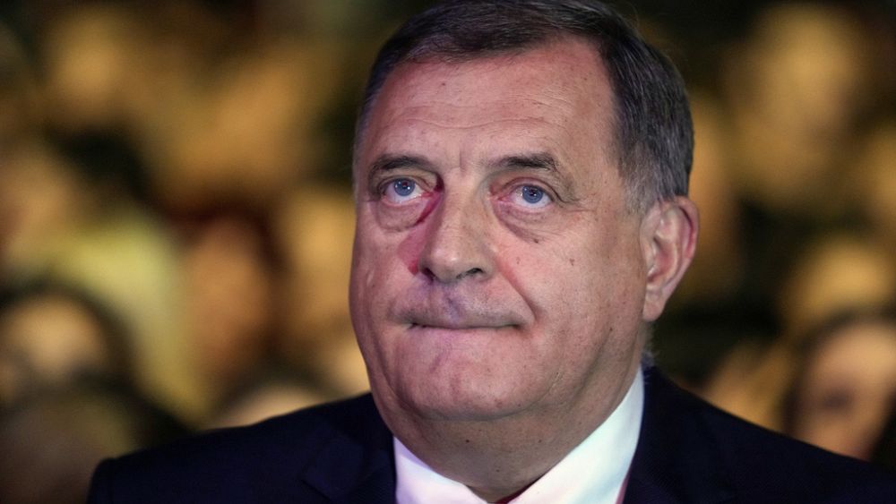 Bosnalı Sırp lider Milorad Dodik duruşma öncesi mahkemeye çıktı