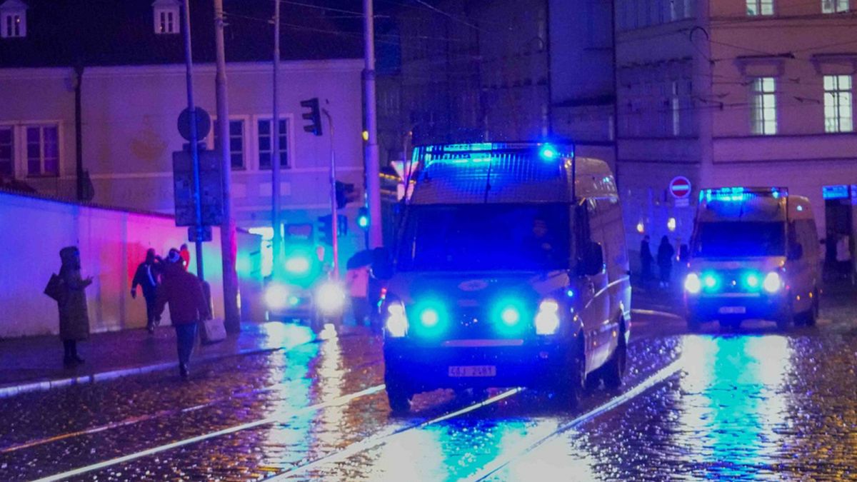 Flaş Haber.  Prag şehir birimlerindeki toplu saldırıda 10 kişi öldü