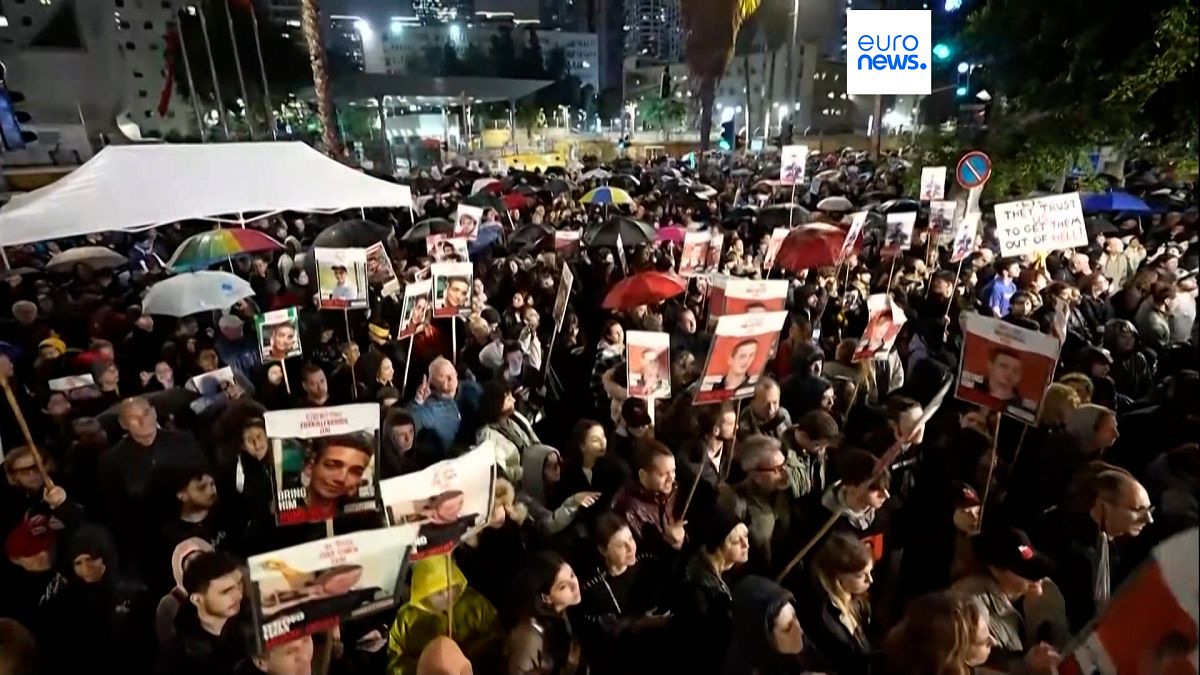 Tel Aviv’deki binlerce kişi İsrail parasını protesto etti