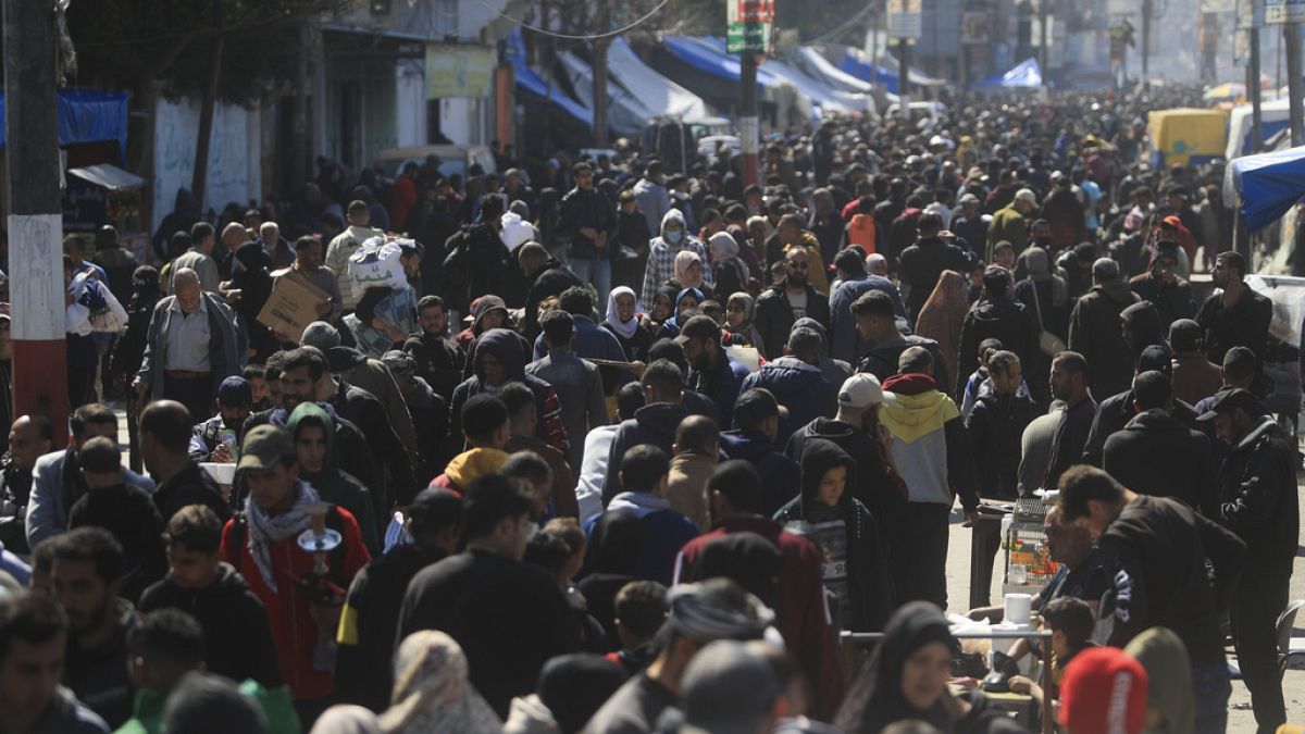 İsrail’in bir sonraki olası hedefi Refah’taki Filistinliler hayata tutunuyor