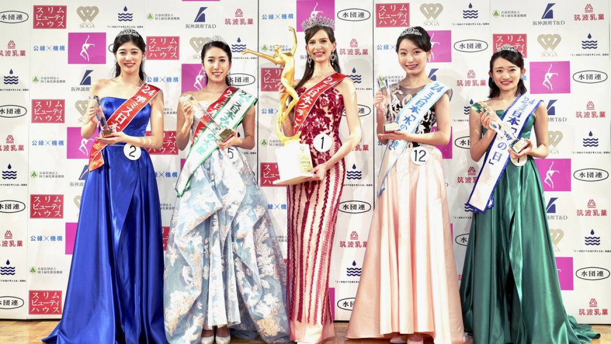 Miss Japan, evli bir adamla yaşadığı ilişkiden sonra unvanından vazgeçti