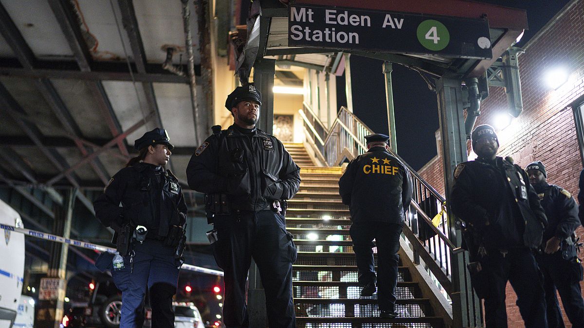 New York metro istasyonundaki yapısal saldırıda 1 kişi öldü, 5 kişi yaralandı