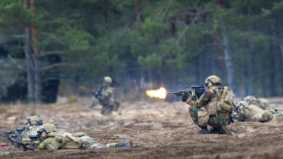 Ordu üyeliğine hazırlanırken İsveç NATO’nun ön cephesine asker gönderiyor