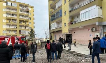 Diyarbakır’da mesken yangını: İtfaiye eri yaralandı