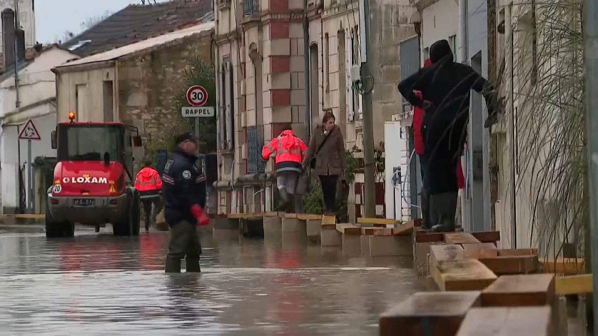 Fransa’nın güneyindeki altıncı ayda üçüncü kez yağmur altında kaldı