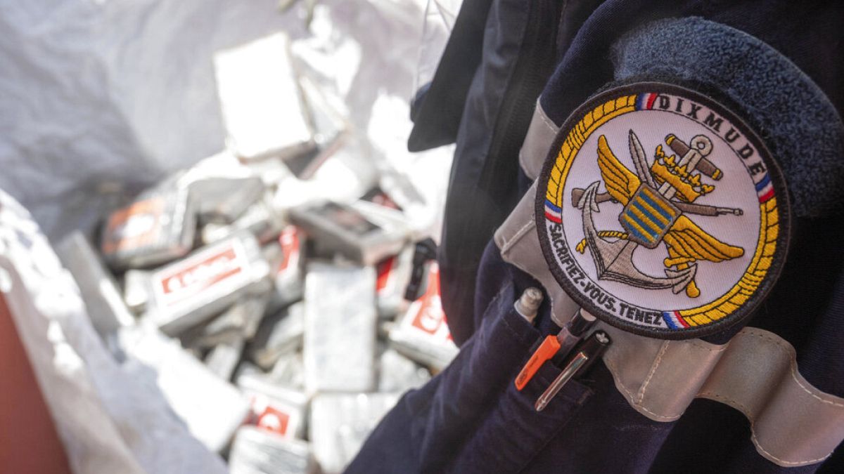 Karayipler’de 8 tondan fazla kokain ele geçirildi