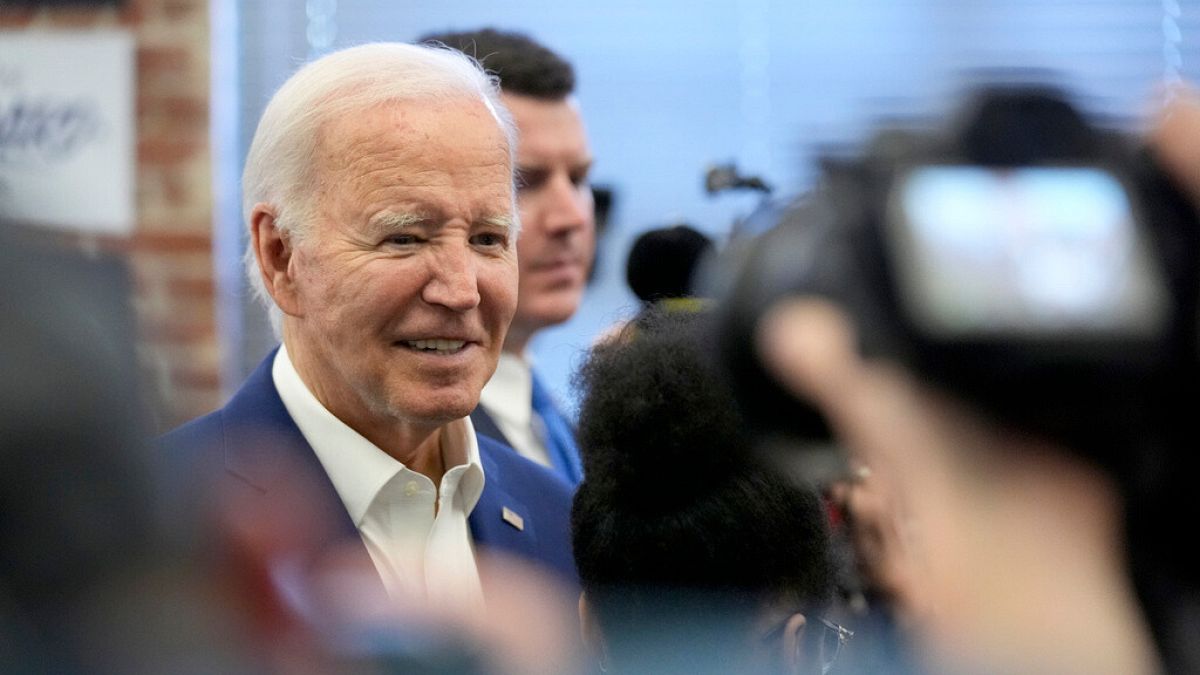 Biden, Demokratlara artan eleştirilere rağmen başkanlık yarışında katılacağını söyledi