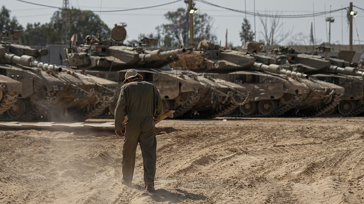 IDF, İran’dan olası olaylara hazırlanıyor, İsrailli yerleşimciler Batı Şeria’daki köye saldırıyor