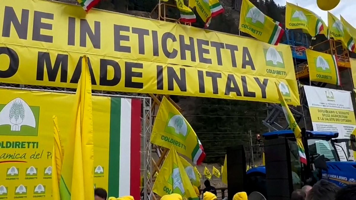 İtalyan çiftçiler ‘Made in Italy’ etiketini protesto etti