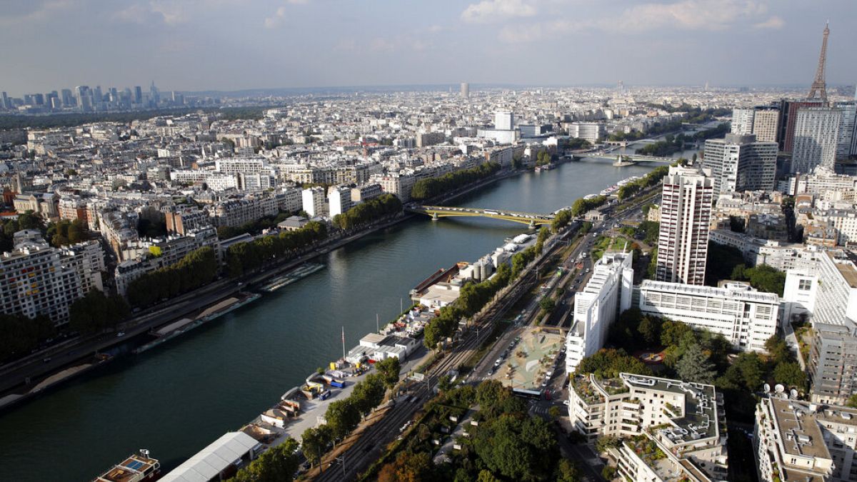 Olimpiyat sporcuları açılış töreni öncesinde Paris’e geldi