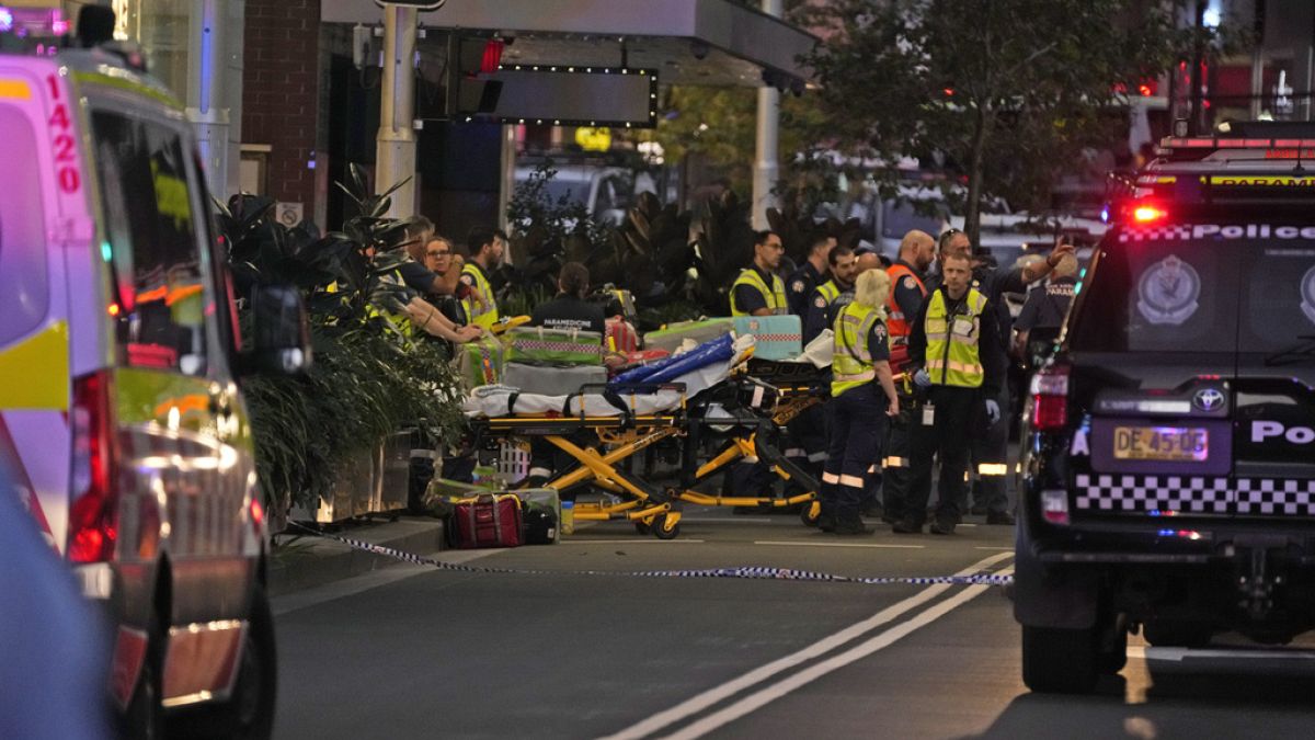 Sidney’deki bıçaklanmadan sağ kurtulan bebekte iyileşme belirtileri görülüyor