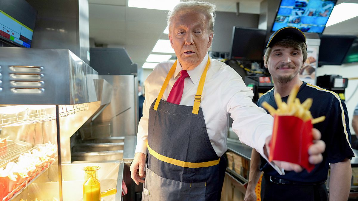 Trump, işçi sınıfından seçmenleri McDonald’s’ın takip ettiği istasyonu çalıştırmaya çalışıyor