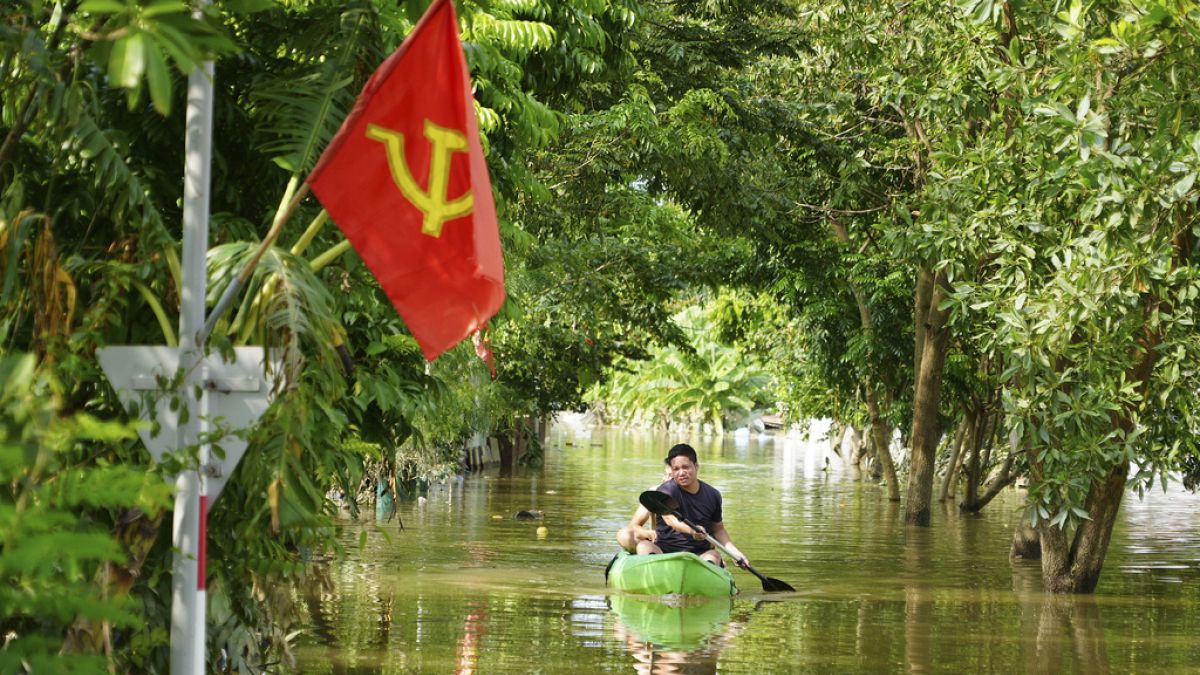 Vietnam’da Yagi Tayfunu’nun ardından 233 kişi öldü